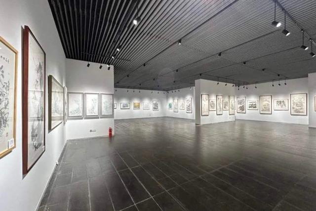 长三角近30位艺术机构“掌门人”的书画佳作展在长宁开幕